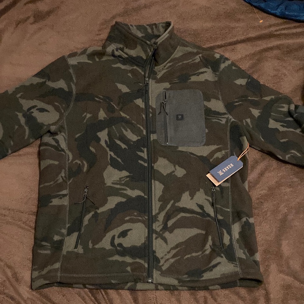 NWT Roark Camo Fleece